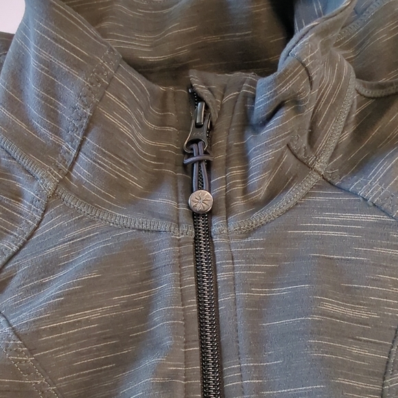 Athleta Striated Hope Full Zip Jacket Heather Olive Green Size Small EUC $149 - Picture 3 of 7
